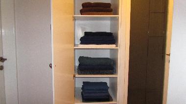 plenty of towels and bedlinen