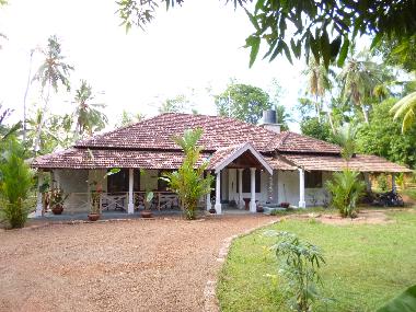 Holiday Apartment in Induruwa (Galle) or holiday homes and vacation rentals