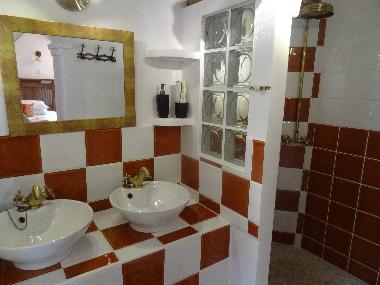 three en-suite bedrooms with large shower heads....!