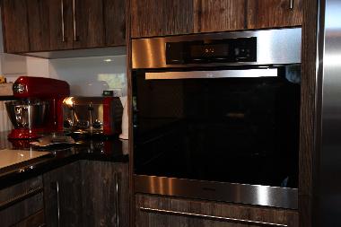 Miele oven and Viking table top appliances such as mixer toaster and blender 