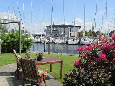 Holiday House in Lemmer (Friesland) or holiday homes and vacation rentals