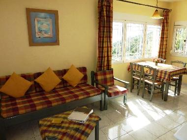 The detached Villa - Livingroom