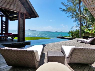 Pool Deck with private pool - Villa Les Canonniers-Karma