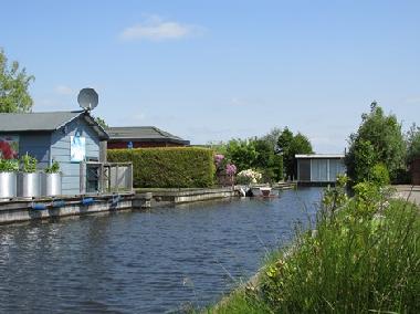 Chalet in Lemmer (Friesland) or holiday homes and vacation rentals