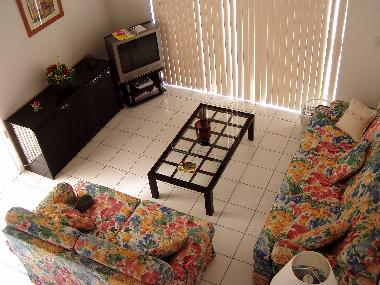 Lounge (new settes are now black)