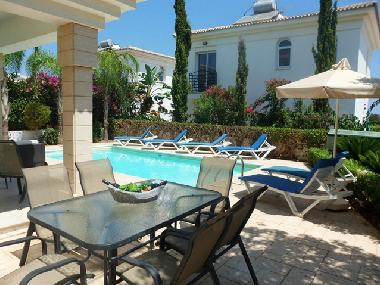 Outdoor Dining Experience