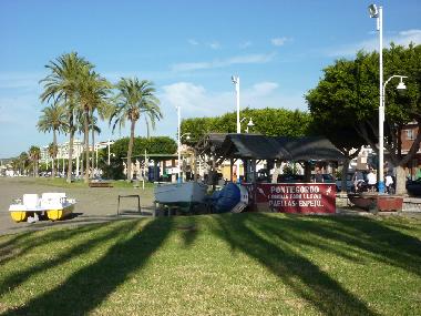 RELAXING AREA AND BEACH