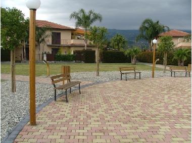 square of the residence where entertainment takes place