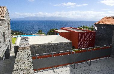 Casa do Fogo - Ptio com vista para o Atlantico e ilha de S. Jorge