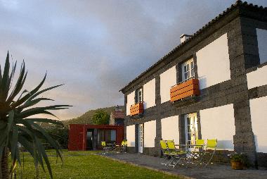 Holiday House in S. Roque do Pico (Azores) or holiday homes and vacation rentals