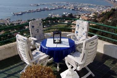 Bed and Breakfast in roses (Girona) or holiday homes and vacation rentals