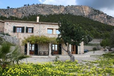 Villa in Camp de Mar (Mallorca) or holiday homes and vacation rentals