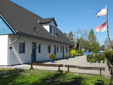 Holiday House in Wieck a. Dar� (Fischland-Dar�-Zingst) or holiday homes and vacation rentals
