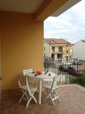 Large lounge and kitchen balcony in new holiday apartment Marconia.