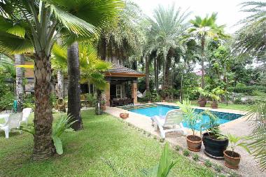 Holiday House in Chalong Beach (Phuket) or holiday homes and vacation rentals