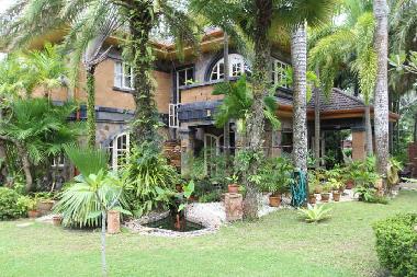 Holiday House in Chalong Beach (Phuket) or holiday homes and vacation rentals