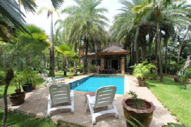 Holiday House in Chalong Beach (Phuket) or holiday homes and vacation rentals