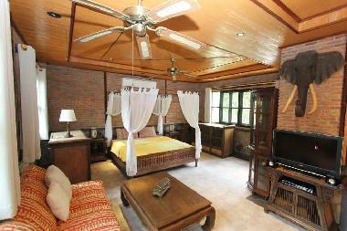 Holiday House in Chalong Beach (Phuket) or holiday homes and vacation rentals