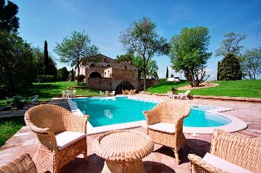 Villa in Montemaggiore al Metauro (Pesaro e Urbino) or holiday homes and vacation rentals