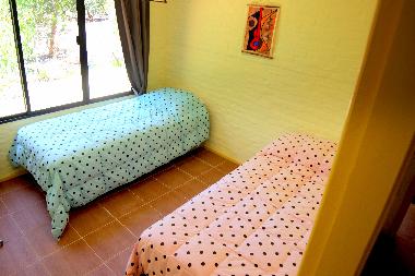 Bedroom with two twin beds 