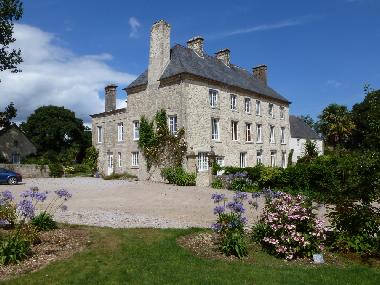 Bed and Breakfast in VALOGNES (Manche) or holiday homes and vacation rentals