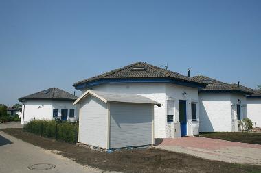 Holiday House in Dorum-Neufeld (Land zwischen Elbe u. Weser) or holiday homes and vacation rentals