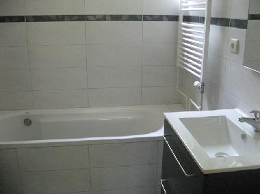 bathroom bungalows 74 and 75