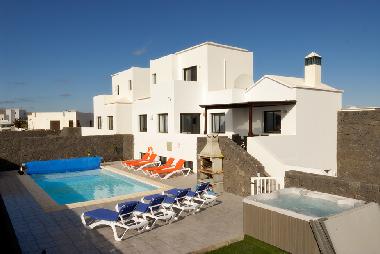 Villa in Coata Papagayo (Lanzarote) or holiday homes and vacation rentals