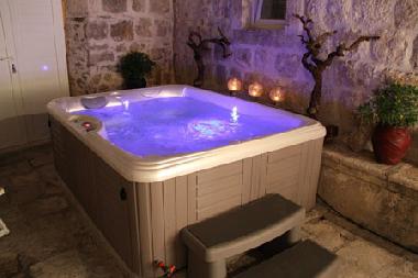 Holiday House in Kuciste (Dubrovacko-Neretvanska) or holiday homes and vacation rentals