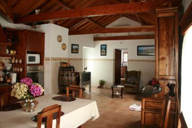 Holiday House in Quatro Ribeiras, Praia da Vit�ria (Azores) or holiday homes and vacation rentals