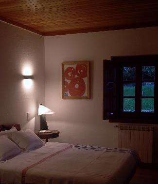 Bedroom with kingsize bed