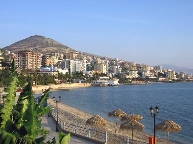 nearby seaside bar (5 minutes walk)