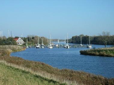 Holiday House in Hooksiel (Nordsee-Festland / Ostfriesland) or holiday homes and vacation rentals