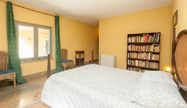 Bedroom 1 (suite)