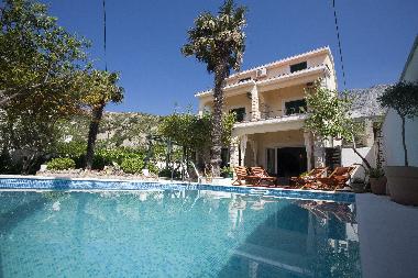 Holiday House in Duce (Splitsko-Dalmatinska) or holiday homes and vacation rentals