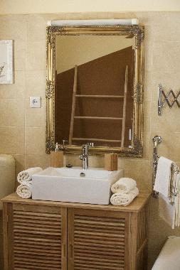 Holiday House in Duce (Splitsko-Dalmatinska) or holiday homes and vacation rentals