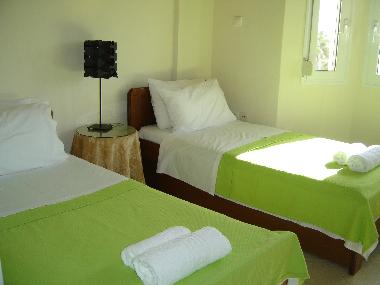 Zeus bedroom (2  single beds)