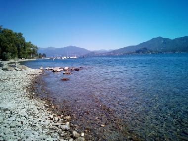 Ghiffa beach free - dogs  allowed