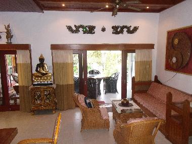 LIvinmgroom inside Villa 5