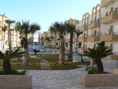 Fully landscaped grounds