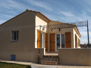 Villa in SUZE LA ROUSSE (Dr�me) or holiday homes and vacation rentals