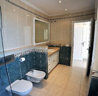 Main bathroom