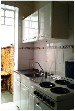 Small kitchen and patio access
