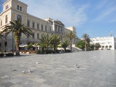 Hermoupolis: the town hall and the square