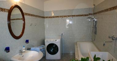 The bathroom on the ground floor