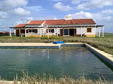 Holiday House in vora (Alentejo Central) or holiday homes and vacation rentals
