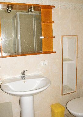 the main bathroom: the mirror