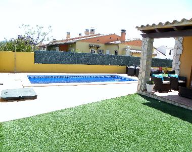 Holiday Apartment in L'Escala (Girona) or holiday homes and vacation rentals