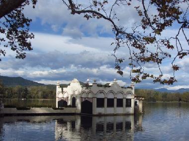 Holiday Apartment in Banyoles (Girona) or holiday homes and vacation rentals