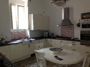 Kitchen, well equipped.